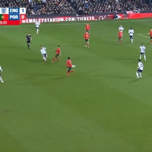 九游体育网地-金左脚！恩瓦内里精彩弧线破门，帮助U21英格兰4-2葡萄牙U21