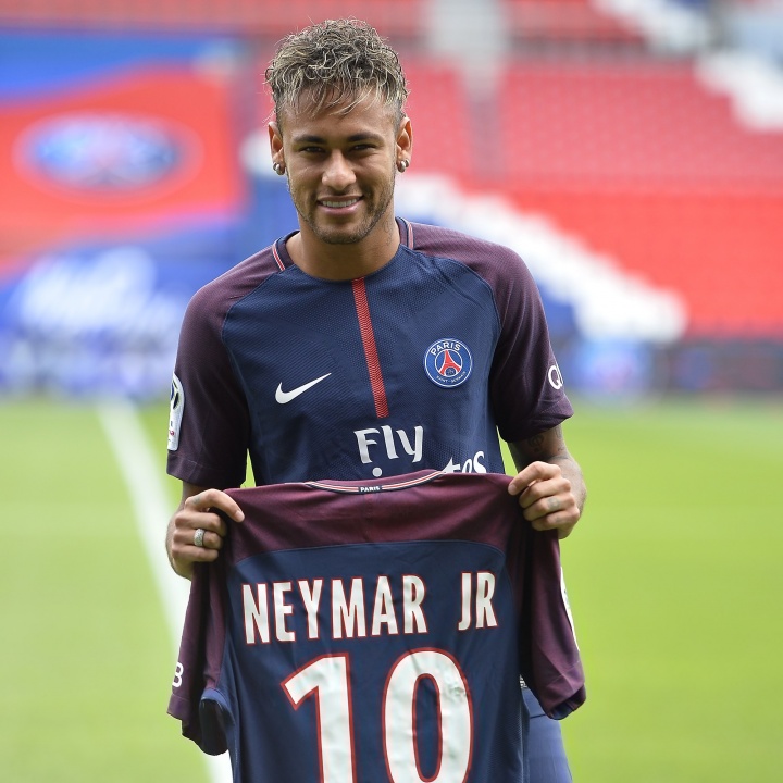 九游体育网地-世界纪录！9年前内马尔2.22亿去巴黎，可惜效力6年无缘欧冠+金球